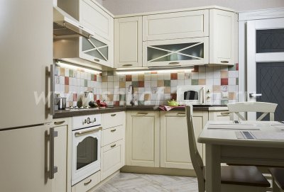 Кухня ванильного цвета для стильного интерьера 
